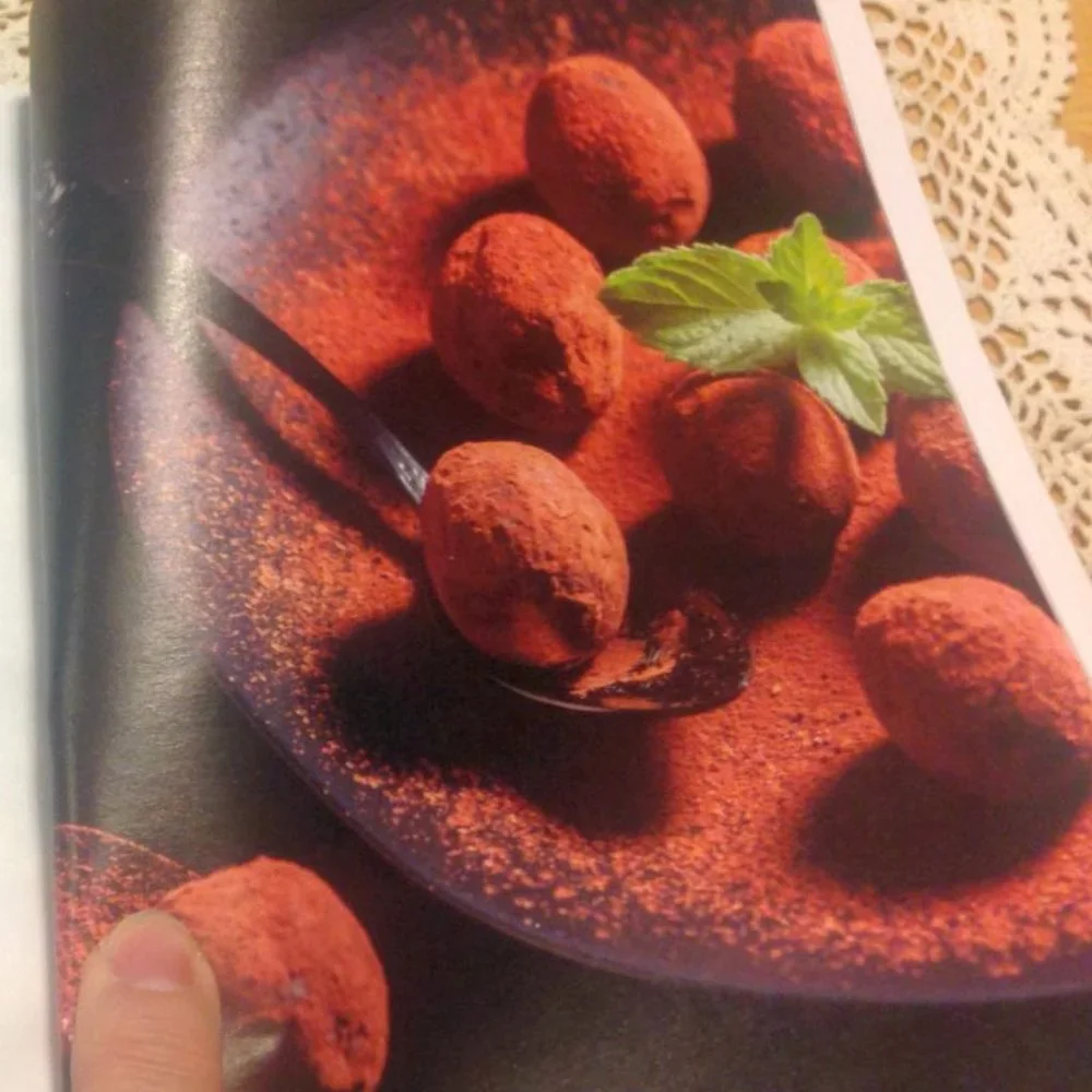 Book Sale! 3 for $10!   Keto Cookbook,  Low-carb, satisfying recipes